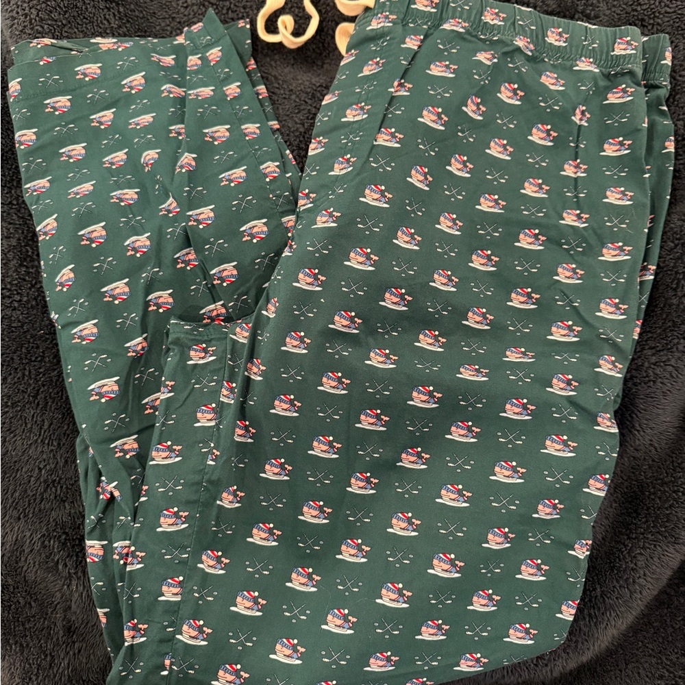 Vineyard Vines Green Pajama Pants with Whale Print